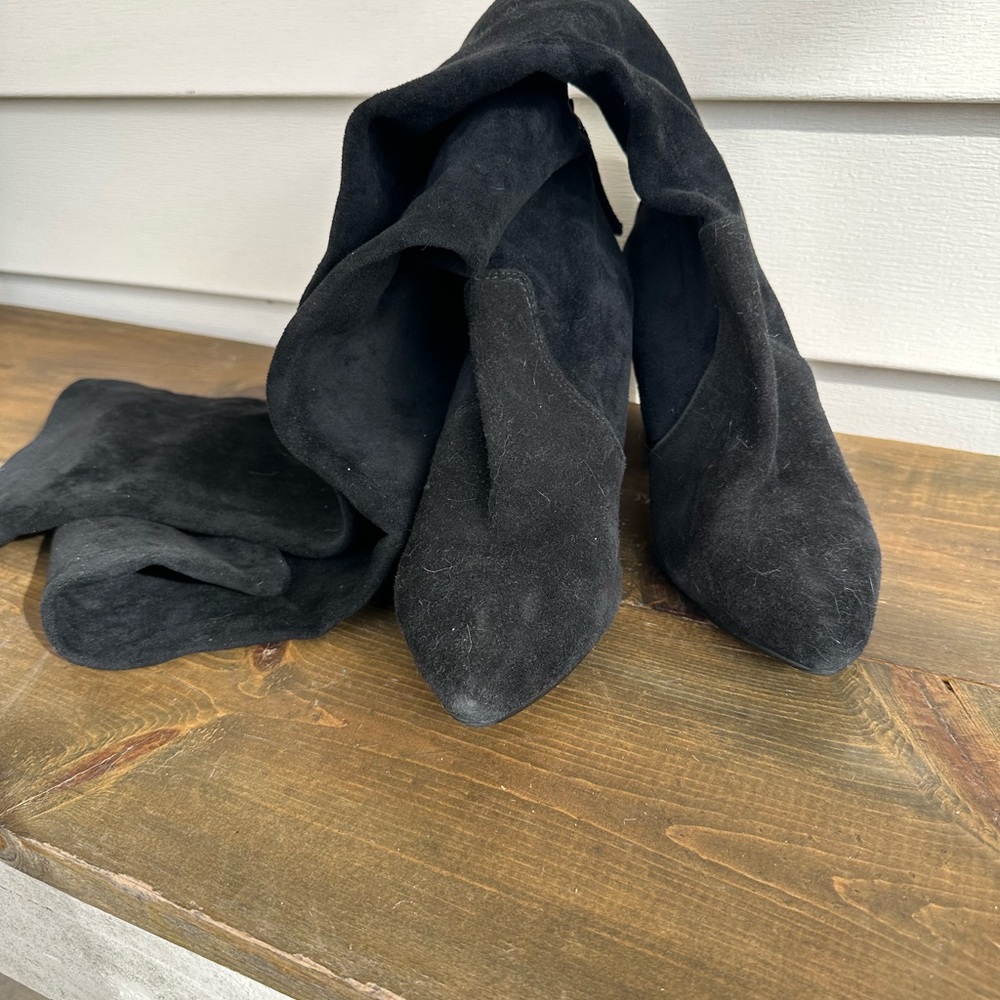 Chic Black Suede Pointed Toe Boots